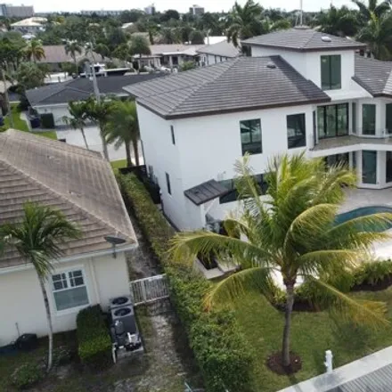 Image 3 - 3217 Northeast 58th Street, Fort Lauderdale, FL 33308, USA - House for sale