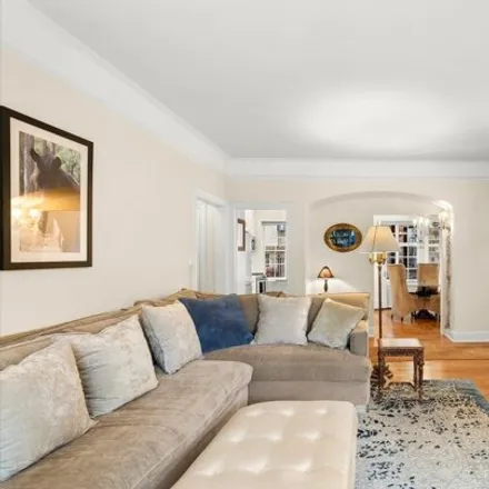 Image 4 - 38-30 West Drive, New York, NY 11363, USA - Apartment for sale