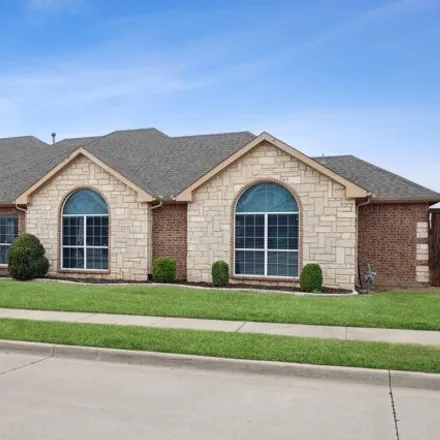 Image 3 - 2205 Paige Ct, Carrollton, Texas, 75006 - House for sale