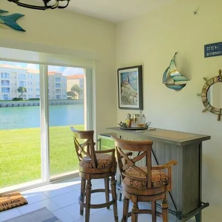 Image 5 - 34 Harbour Isle Drive, Fort Pierce, FL 34949, USA - Condo for rent