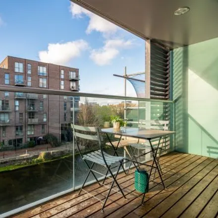 Image 4 - Candy Wharf, 22-32 Copperfield Road, London, E3 4RL, United Kingdom - Apartment for rent