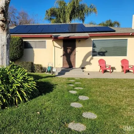 Buy this 3 bed house on 2942 East Meadow Avenue in Visalia, CA 93292