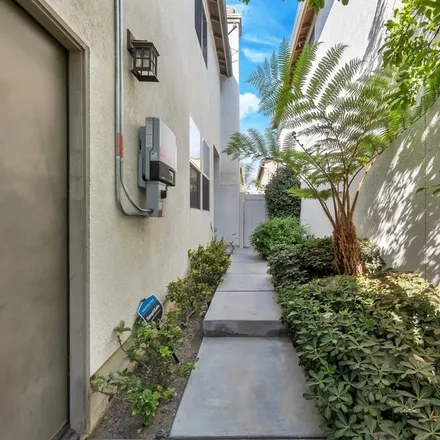 Image 4 - 9352 Condor Court, Los Angeles, CA 91331, USA - House for sale