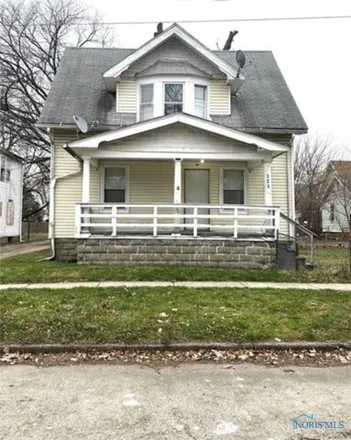 Rent this 3 bed house on 483 Hiett Avenue in Toledo, OH 43609