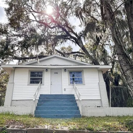 Buy this 4 bed house on 627 West Thomas Street in Lakeland, FL 33805