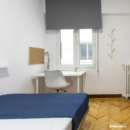 Image 5 - Calle del Doctor Castelo, 43, 28009 Madrid, Spain - Room for rent