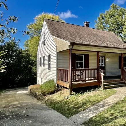 Buy this 3 bed house on 2029 Uhl Road in Cold Spring, Campbell County