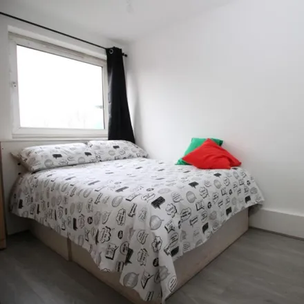 Rent this 4 bed room on Venerable House in 46A Portia Way, Bow Common