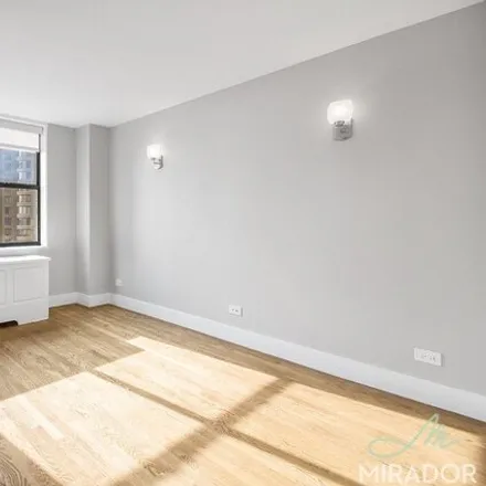 Image 6 - New York Tower, 330 East 39th Street, New York, NY 10016, USA - House for rent