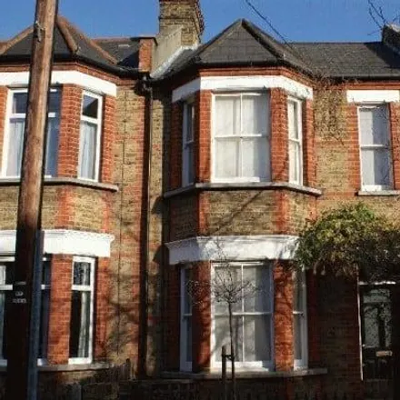 Image 1 - 26 Trewince Road, Cottenham Park, London, SW20 8RD, United Kingdom - Townhouse for rent