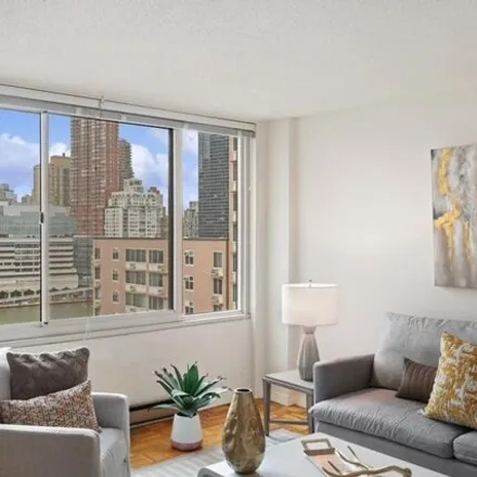Buy this studio apartment on Island House in Roosevelt Island Greenway, New York