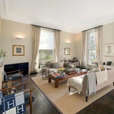Rent this 3 bed room on 85 Holland Park in London, W11 4UE