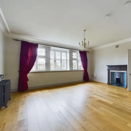 Rent this 2 bed apartment on Aldersyde House in Aldersyde, York