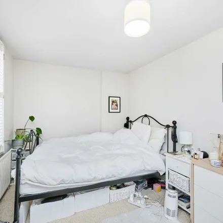 Image 5 - 55 Ballater Road, London, SW2 5QS, United Kingdom - Apartment for rent