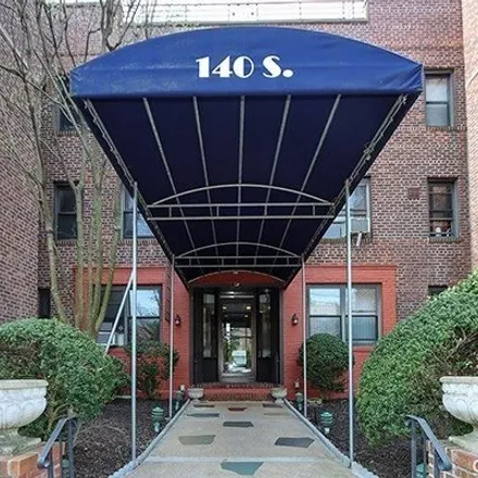 Buy this studio apartment on 140 South Middle Neck Road in Village of Thomaston, North Hempstead