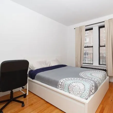 Rent this 2 bed apartment on New York