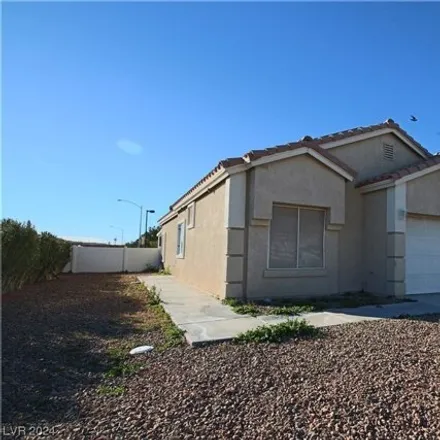 Image 2 - 1223 Star Meadow Drive, North Las Vegas, NV 89030, USA - House for sale
