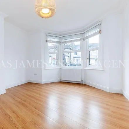 Rent this 2 bed apartment on 10 Friern Barnet Road in London, N11 3BU