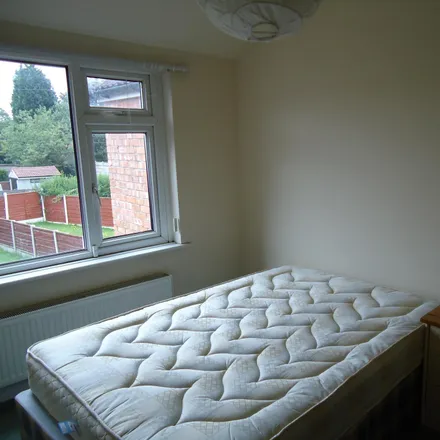 Image 1 - Fallowfield, Yew Tree Road / near Victoria Road, Yew Tree Road, Manchester, M14 6BS, United Kingdom - Room for rent
