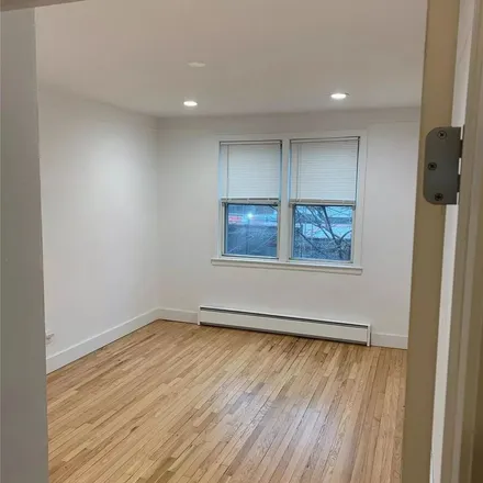 Rent this 3 bed apartment on 21-24 31st Street in New York, NY 11105