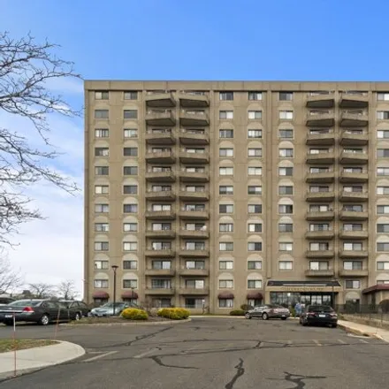 Buy this 2 bed condo on Middletown Winsupply in 100 DeKoven Drive, South Farms