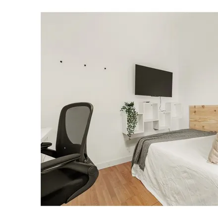 Rent this 9 bed room on Carrer de les Magdalenes in 4, 08001 Barcelona