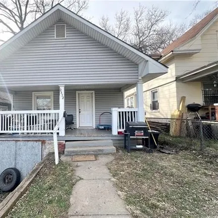 Buy this 2 bed house on 2432 Cypress Ave in Kansas City, Missouri