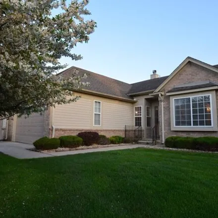 Image 1 - 34183 Birchway Circle, Sterling Heights, MI 48312, USA - Condo for sale