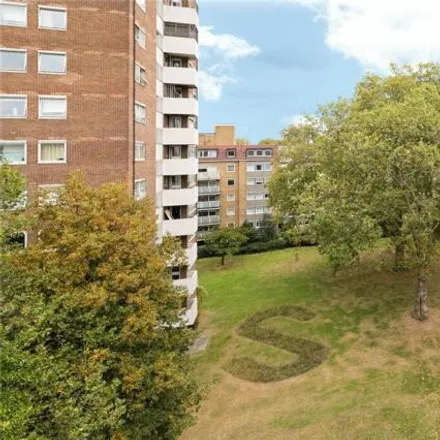 Image 8 - 5 Elm Park Gardens, London, SW10 9NY, United Kingdom - Apartment for sale