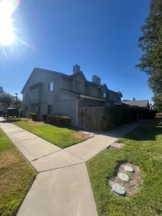 Image 2 - 4257 Taylor St, Sacramento, California, 95838 - House for sale