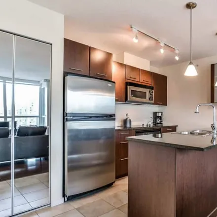 Image 2 - Yaletown, Vancouver, BC V6B 1K3, Canada - Condo for rent