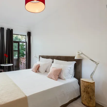 Rent this 2 bed apartment on Doze Casas in Rua Santa Catarina, 4000-457 Porto