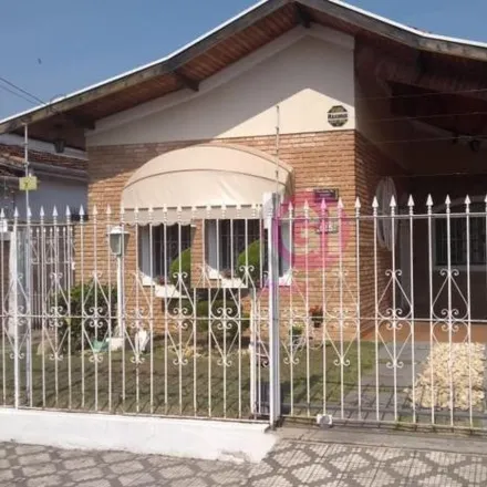 Buy this 3 bed house on Rua Monsenhor Vítor Ribeiro Mazei in Estiva, Taubaté - SP