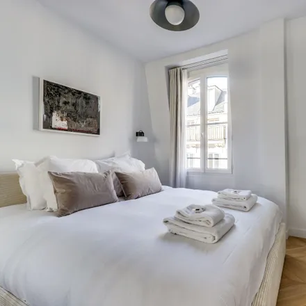 Image 2 - 6 Rue Henner, 75009 Paris, France - Apartment for rent