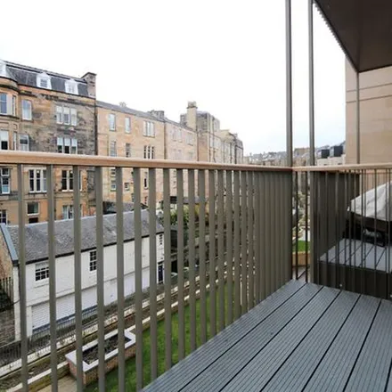 Rent this 2 bed apartment on Park Quadrant in Glasgow, G3 6BS