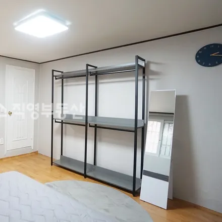 Rent this studio apartment on 서울특별시 서대문구 창천동 504-8