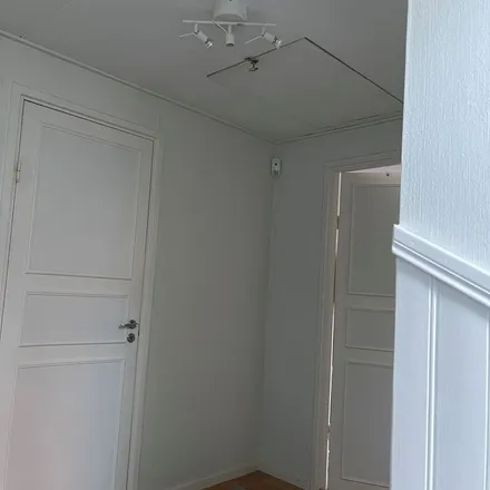 Rent this 7 bed apartment on Rodergatan 95 in 802 82 Gävle, Sweden