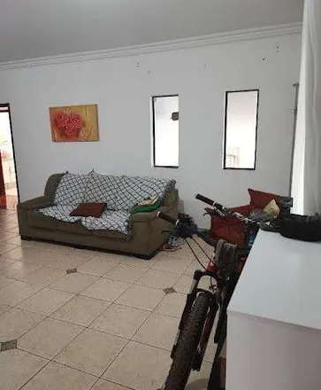 Buy this 4 bed house on Rua Colômbia in Vila Pinto, Varginha - MG