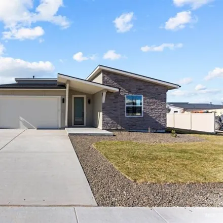 Buy this 3 bed house on 6109 South Binky Avenue in Meridian, ID 83642