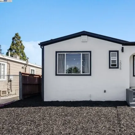 Buy this 2 bed house on 2038 East 28th Street in Oakland, CA 94622