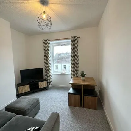 Image 2 - Guildford House, Guildford Street, Plymouth, PL4 8DS, United Kingdom - Apartment for rent