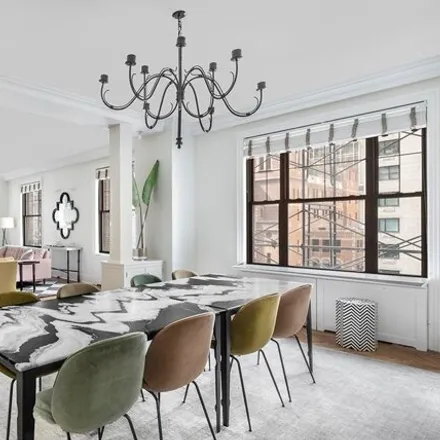Image 4 - 106 East 61st Street, New York, NY 10065, USA - Condo for sale