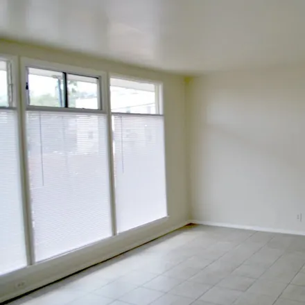 Rent this studio apartment on Good Greek Grill in Yucca Street, Los Angeles