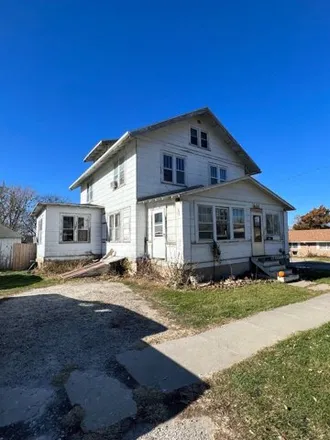 Image 2 - 113 West South Street, Sigourney, IA 52591, USA - House for sale