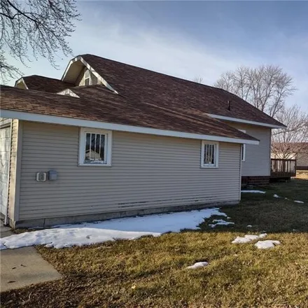 Image 2 - 351 Park Avenue, Madison, Lac qui Parle County, MN 56256, USA - House for sale