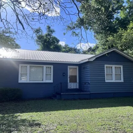 Rent this 2 bed house on 1723 Wisteria St in Gulfport, Mississippi