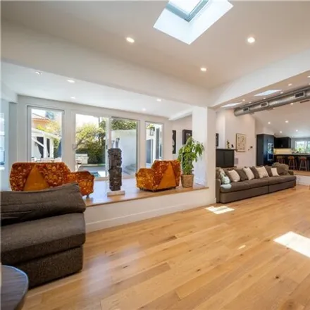 Image 1 - 23461 Hatteras Street, Los Angeles, CA 91367, USA - House for sale