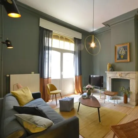 Rent this 3 bed room on Rue des Atrébates - Atrebatenstraat 59 in 1040 Etterbeek, Belgium