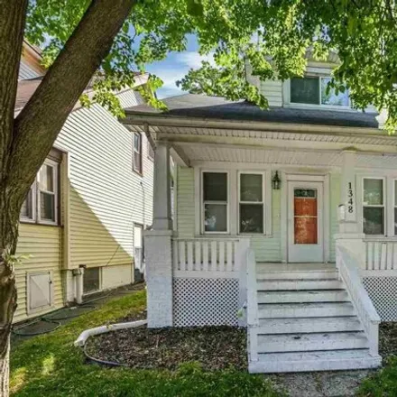 Rent this 3 bed house on 1350 Wayburn Street in Grosse Pointe Park, MI 48230