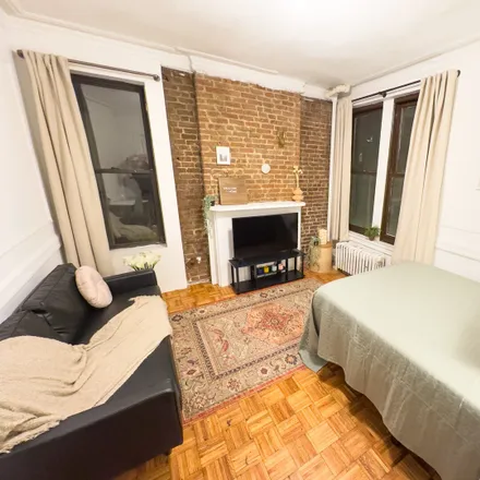 Rent this 1 bed apartment on 1726 2nd Avenue in New York, NY 10128